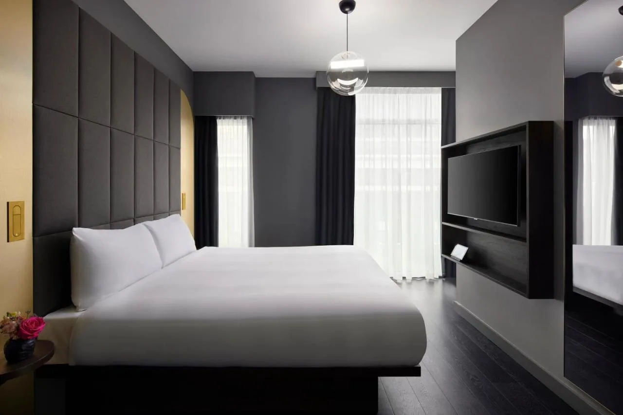 Goldy room